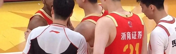 kaiyun-吹CBA，还得外籍裁判|本土裁判|东京奥运会|中国篮协|加藤誉树|nba_新浪体育_新浪新闻